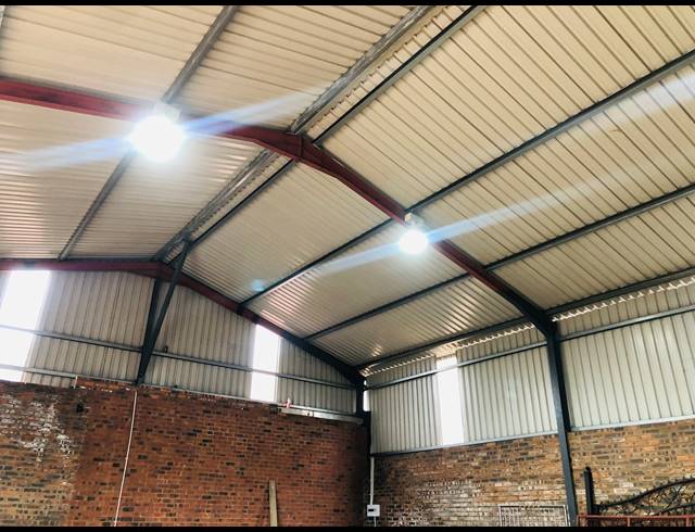 330M² BUILDING TO LET IN WILLOWTON INDUSTRIAL